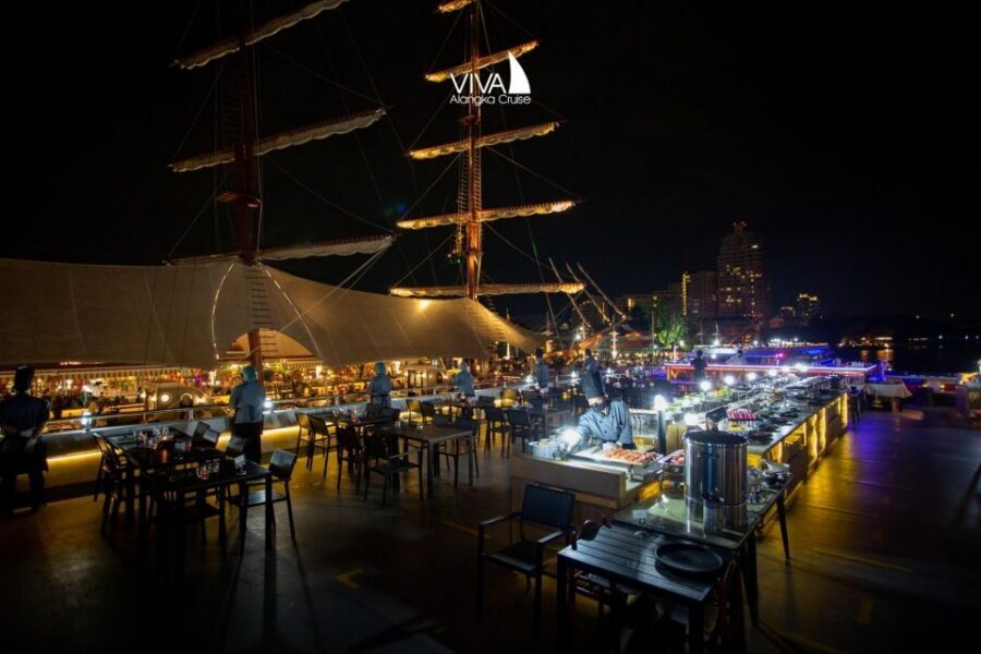 Bangkok: Viva Alangka Chao Phraya Dinner Cruise - Grand Palace Bangkok: The Most Iconic Stop, With Practical Expectations