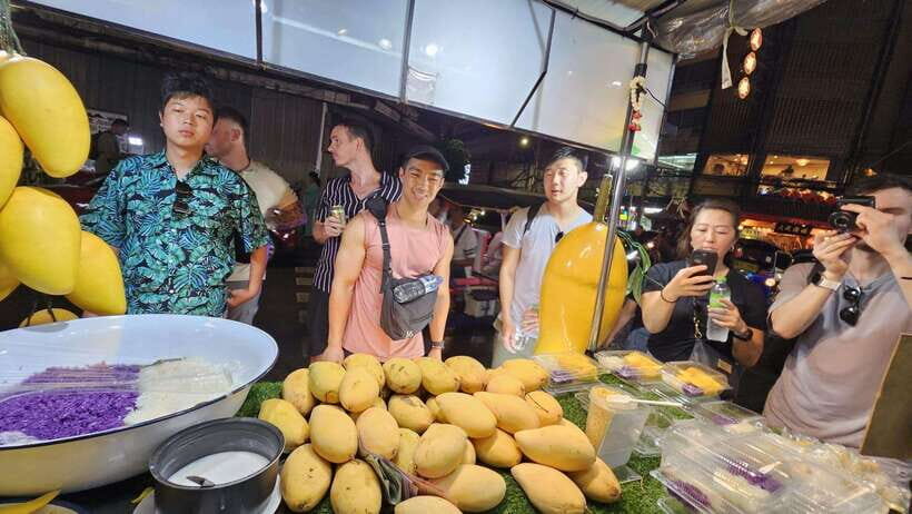 Bangkok Walking Tour : Mouthwatering Journey Food Tour - Temples and Landmarks on the Same Walk: Culture Without the Detour