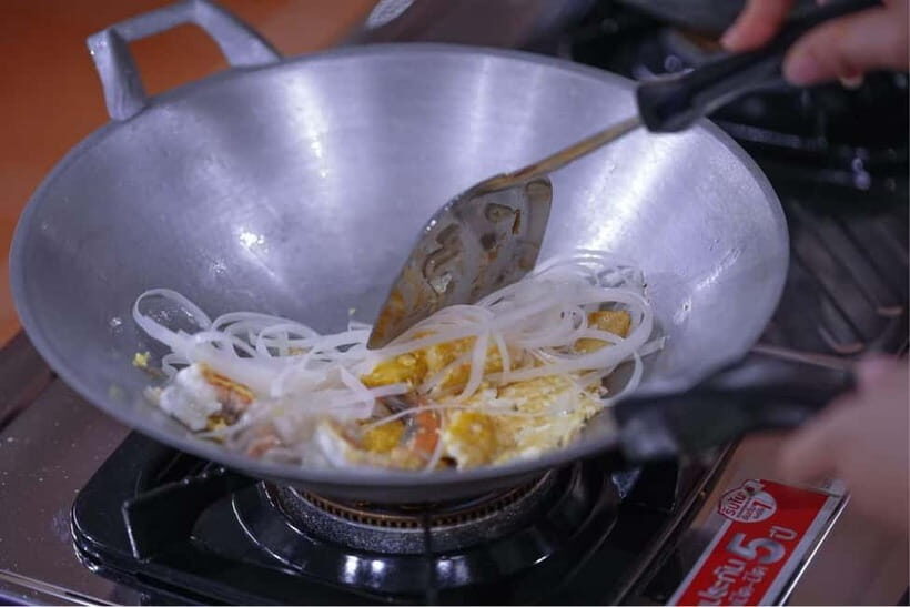 Bangkok: White Lotus Thai Cooking Class with Market Tour - Lucky lotus folding and the certificate moment