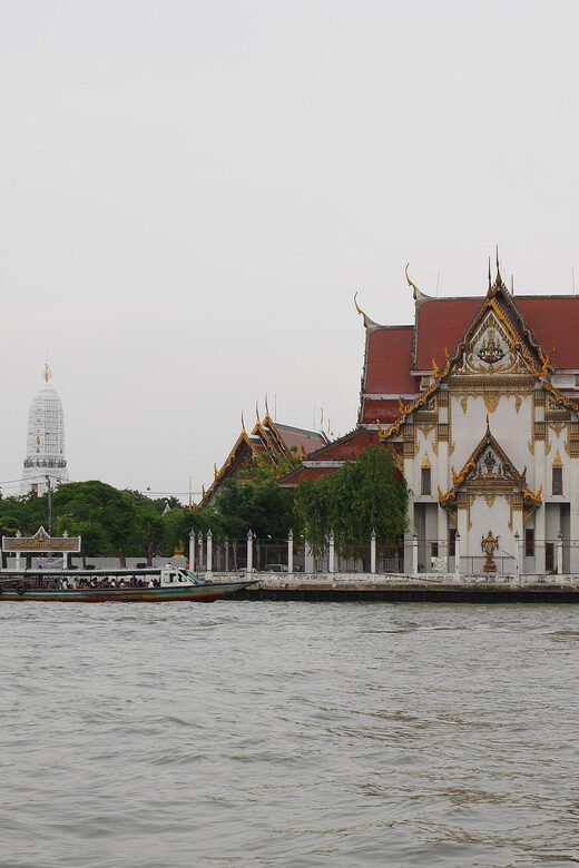 Bangkok with a Private Car and Driver Customizable Tours - 4-hour Bangkok loop: Asiatique to Wat Rakhangkositaram and Old Town passes