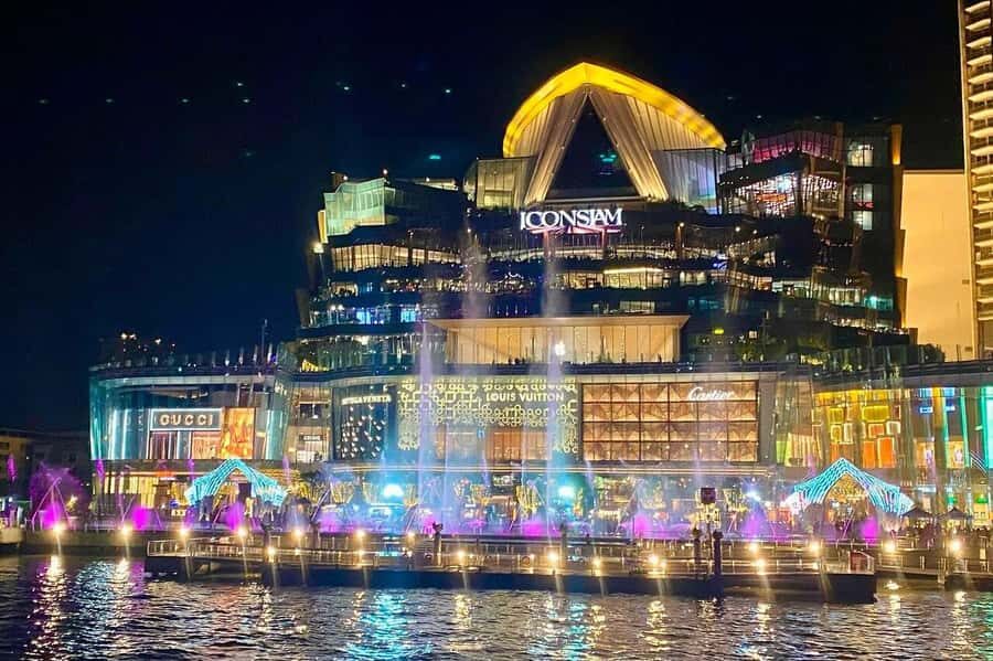 Bangkok: Wonderful Pearl Dinner Cruise and Live Performance - The buffet dinner: Thai and Western choices that keep your evening easy