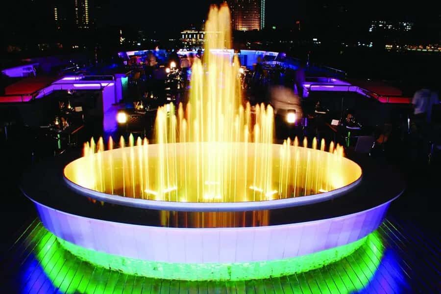 Bangkok: Wonderful Pearl Dinner Cruise and Live Performance - Outdoor under the stars, indoor comfort: picking the right seat