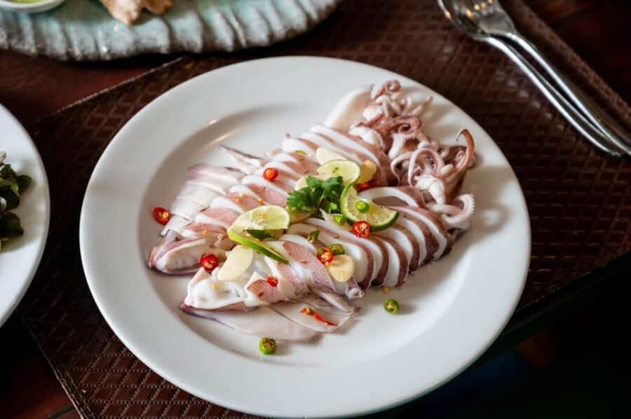 Bangkok: Wonderful Pearl Dinner Cruise and Live Performance - Price and value: why $54 can make sense