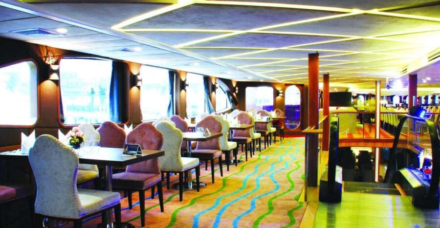Bangkok: Wonderful Pearl Dinner Cruise at River City Pier - Live band, classic Thai dance, and the onboard vibe