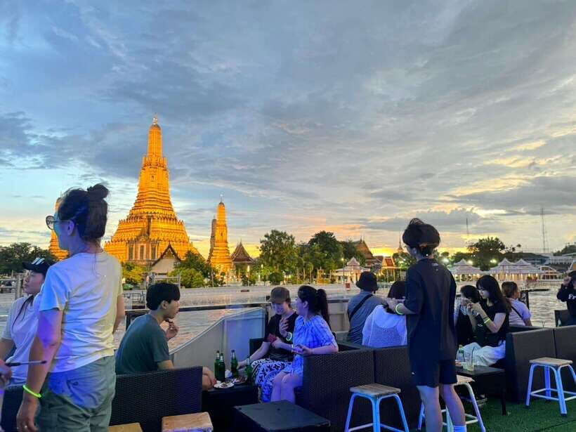 Bangkok: Yodsiam Sightseeing Cruise Snacks & Unlimited Beer - The river route at night: ICONSIAM to Wat Arun and the Grand Palace area