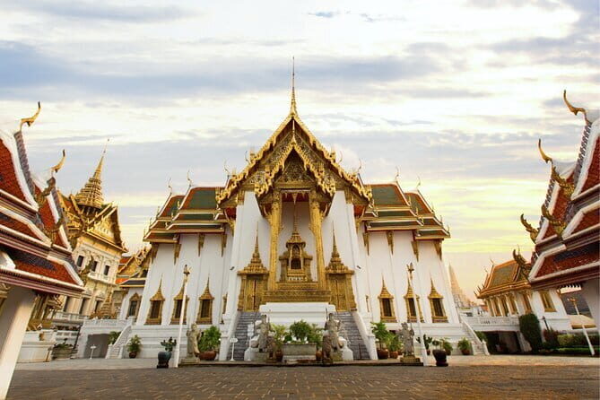 Bangkok's Best: City Highlights & Floating Market Private Tour - A one-day temple-and-market loop that makes sense