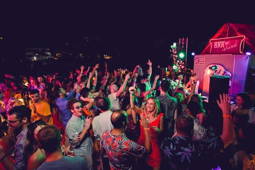 Bangkok's Best Party Boat - Key highlights at a glance