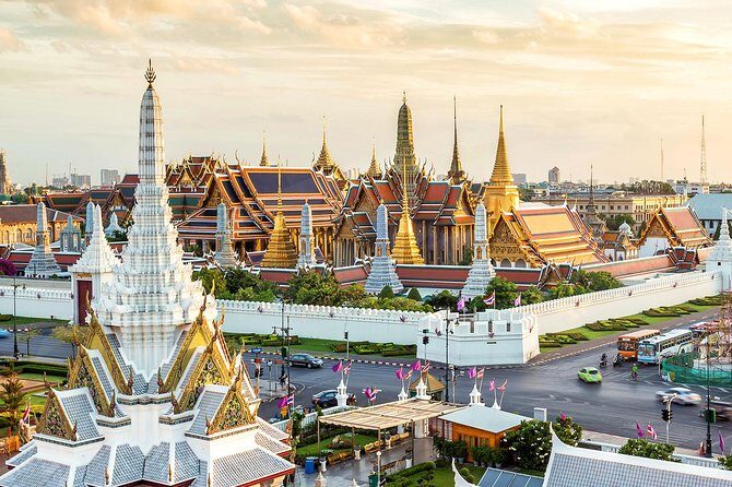 Bangkok's Grand Palace Complex and Wat Phra Kaew Tour - Wat Phra Kaew and the Emerald Buddha: the rules you must respect