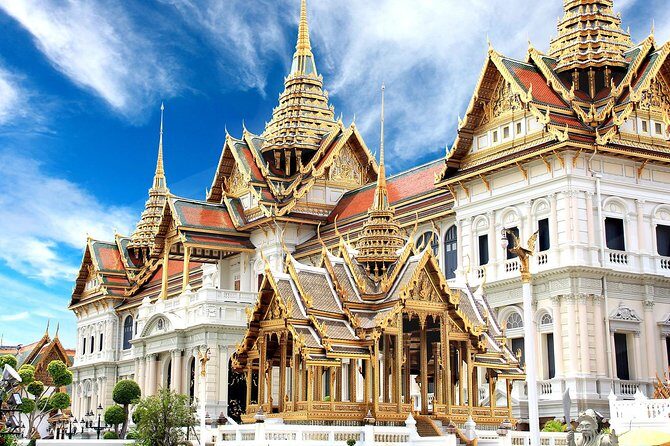 Bangkok's Grand Palace Complex and Wat Phra Kaew Tour - The Emerald Buddha stop: why a guide changes everything
