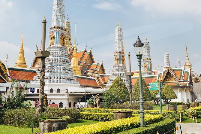 Bangkok's Grand Palace Complex and Wat Phra Kaew Tour - Timing and crowds: how to make the 3-hour plan feel manageable