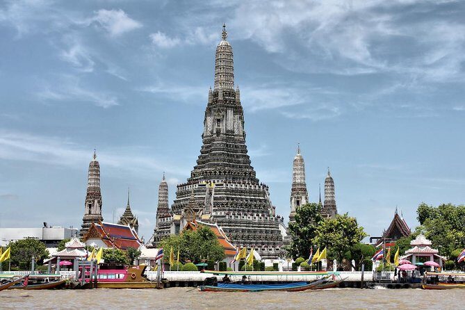 Bangkok's Landmarks Tour : GrandPalace WatTraimit WatPho WatArun - Wat Arun by Boat: Temple of Dawn Across the River