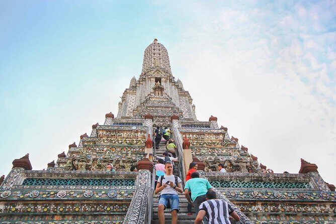 Bangkok’s Three Iconic Temples: Wat Traimit, Wat Pho & Wat Arun - Stop 3: Wat Arun on the Chao Phraya River and its colorful spires