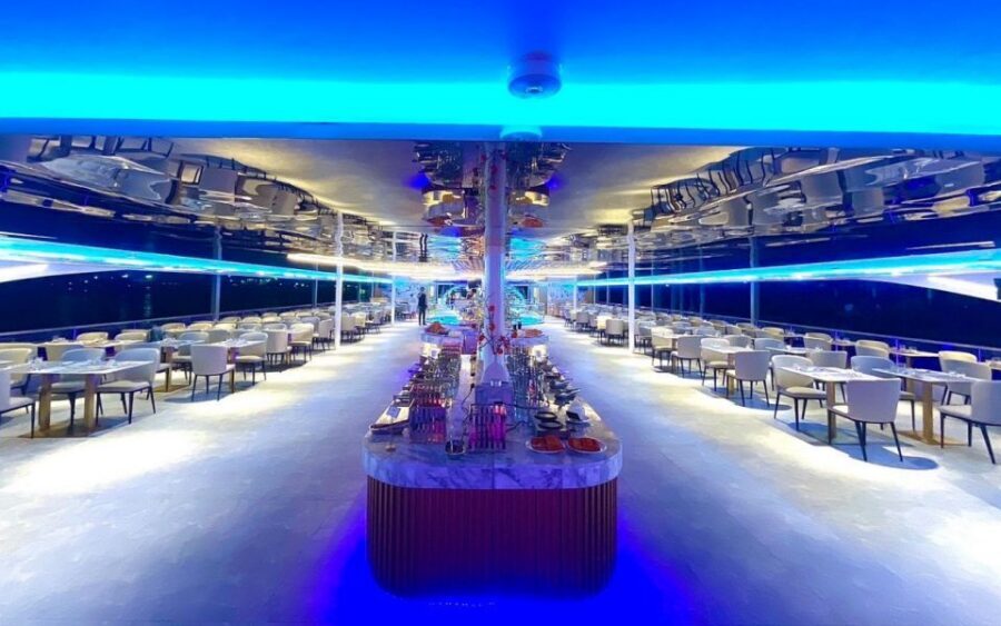 Bangkok:The Planet Sunset&Dinner Cruise on Chao Phraya River - Onboard buffet and live band: what the food and entertainment feel like