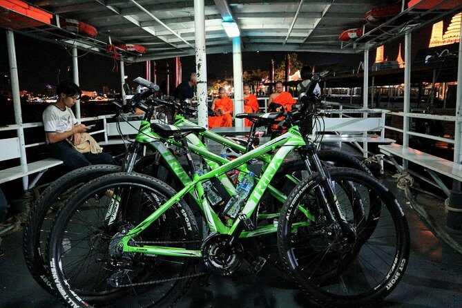 Bike Bangkok at Night with Thai Dinner - Pak Khlong Flower Talat at night: smell, color, and 24-hour energy