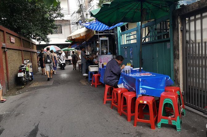 CHOB Bangkok Walking Tour (Talking + Walking + Eating) - Bangkok walking tour with live commentary: the real purpose