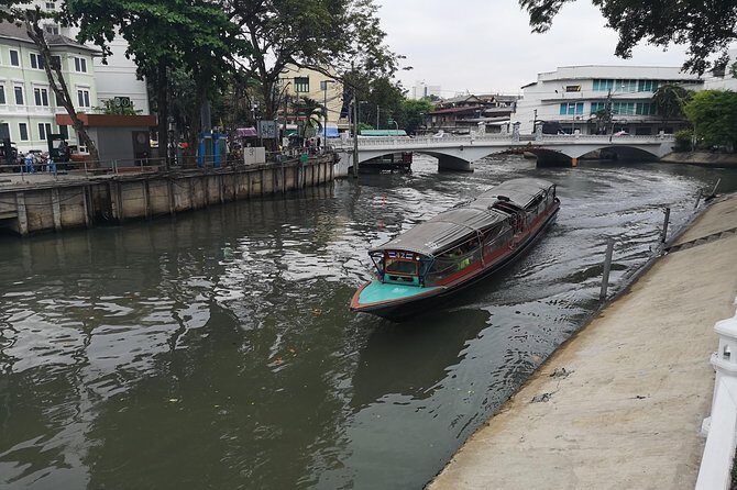 CHOB Bangkok Walking Tour (Talking + Walking + Eating) - The walking rhythm: how to prep for heat, crowds, and pace