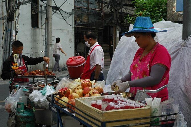 CHOB Bangkok Walking Tour (Talking + Walking + Eating) - How the small group changes your day (for the better)