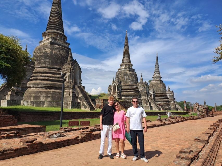 Colors of Ayutthaya: UNESCO Heritage 6 hour Bicycle Tour - Wat Chaiwatthanaram on the West Bank: A Strong Finale