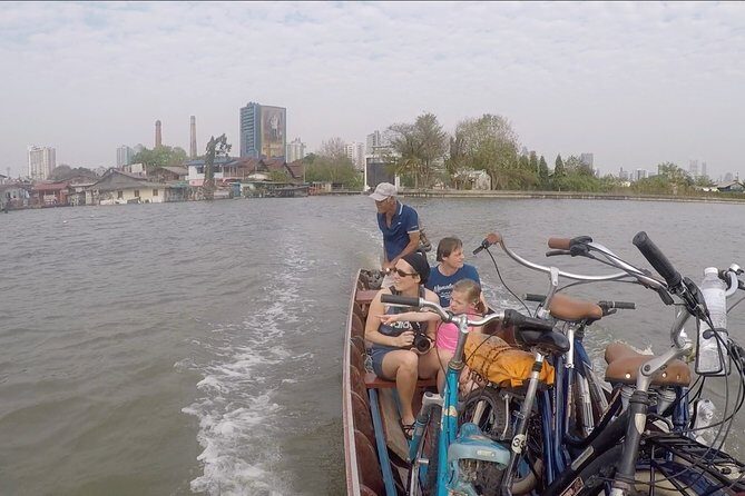 Colors of Bangkok Private tour - Lat Pho Park and the pier: switching from concrete to “green lung” mode