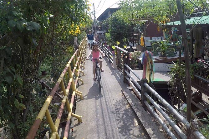Colors of Bangkok Private tour - The first legs: from the start point to the river crossing