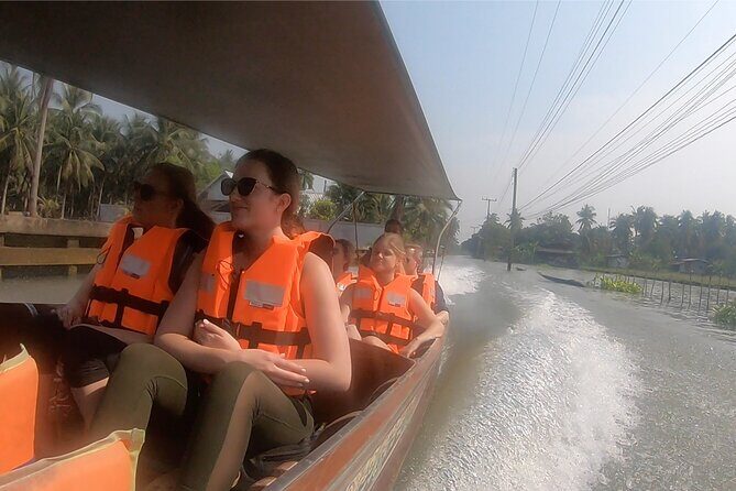 Colors of Damnoen Saduak from Bangkok - The long-tail boat ride: your shortcut to real canal life