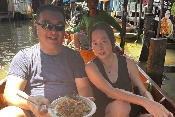 Damnoen Saduak Floating Market & Maeklong Railway From Bangkok - Mae Klong Railway Market: the train-through stunt you can’t fake