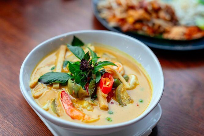 Drinks & Bites in Bangkok Private Tour - What’s Included: 3 Bites, 3 Drinks, and Vegetarian Alternatives That Matter
