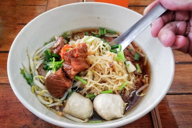 Eat Like a Local Food Tour in Hua Hin - Stop 3: Regional Food Exploration from Esaan, North, and Central