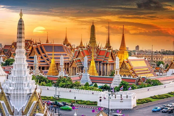 Ethical Elephant Watching Tour From Bangkok & Pattaya - Mahouts and guides: why the human team affects the whole experience