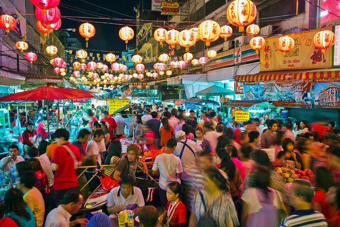 Experience Bangkok at Night with Streetfood Dinner & Foot Massage - Pak Khlong Flower Talat: market chaos, lotus folding, and real senses