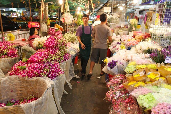 Explore Bangkok: Guided City and Temple Tour - Who should book this Bangkok city and temple tour