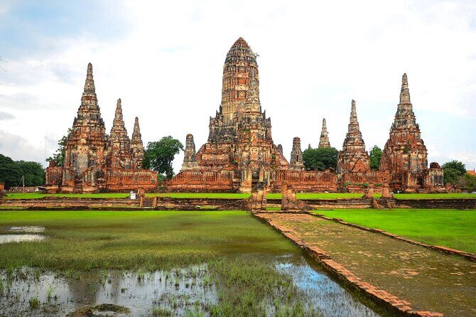 Explore the World Heritage Of Ayutthaya - Lunch Break in Ayutthaya: Thai Grilled River Prawns and a Sweet Finale