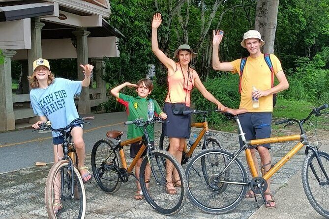 Family Bicycle Tour in the Green Oasis of Bangkok on Bamboo bikes - Stop 2: Pae Jaeb Bike Rental and the safety setup
