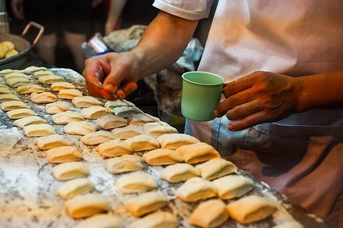 Flavors of Bangkok: Small-Group Chinatown Evening Food Tour - Guides make or break it: What the best ones do differently