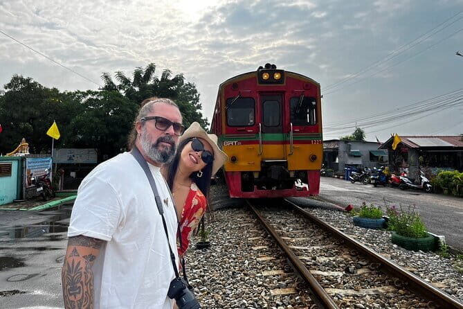 Floating & Railway Markets Tour - Why the Mae Klong train and Damnoen Saduak boats work so well together