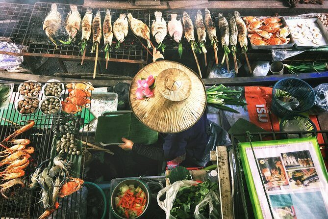 Free discovery of Bangkok with your private English-speaking guide - A day that can cover river temples, palaces, and real neighborhoods