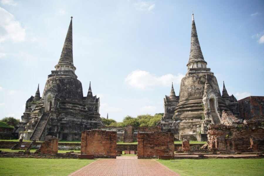 From Bangkok: Ayutthaya Historical Day Tour by Bus - Lunch and break time: eating in air-conditioning, then exploring on your terms