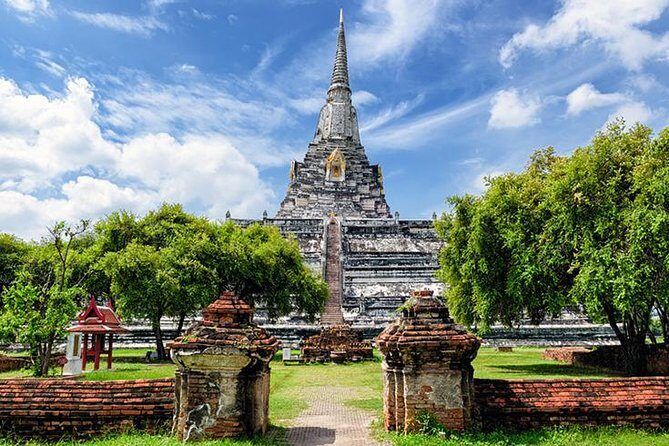 From Bangkok: Ayutthaya Temples Small Group Tour with Lunch - Stop 4: Wat Mahathat and the Buddha head in tree roots