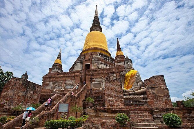 From Bangkok: Ayutthaya Temples Small Group Tour with Lunch - Stop 5: Wat Phra Sri Sanphet and the grand model influence