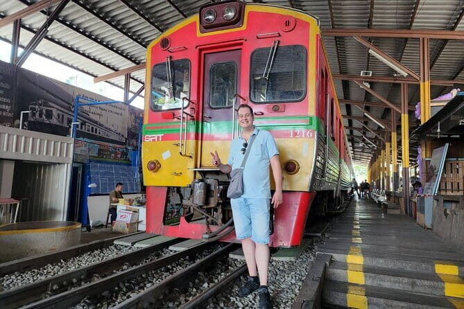 From Bangkok: Ayutthaya UNESCO Heritage Park and Temples Tour - Bang Pa In Palace: the Thai–Chinese–European mashup