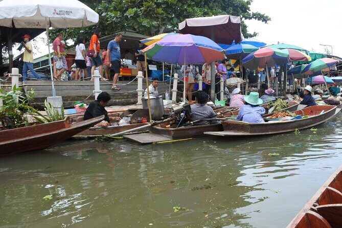 From Bangkok : Thaka Floating Market - Guide quality matters: English, friendliness, and day flow