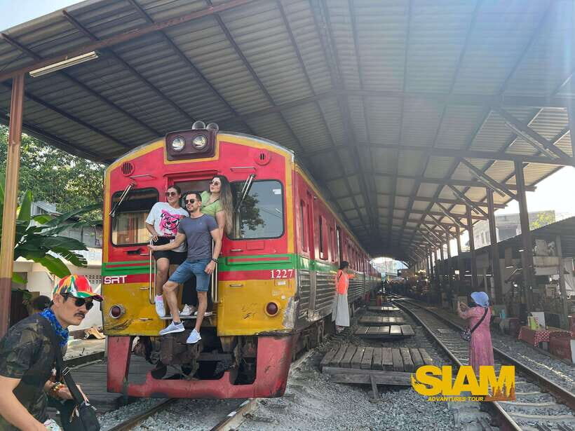 From Bangkok:Damnoen Floating Market and Railway Market Tour - Bangkok pickups and the 90-minute van ride west