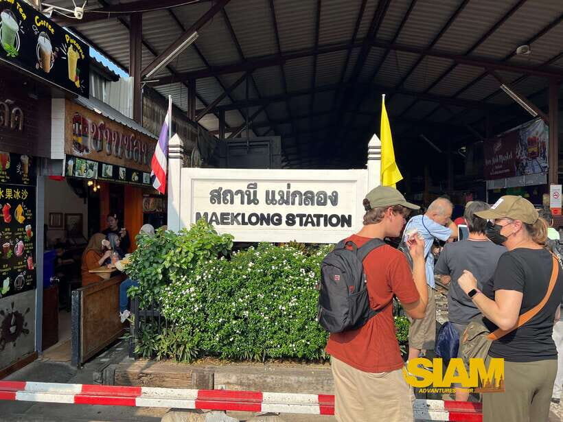 From Bangkok:Damnoen Floating Market and Railway Market Tour - Damnoen Saduak Floating Market: longtail transfer, then a boat view