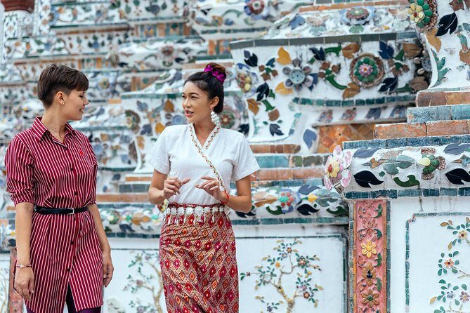 Full Day Bangkok PRIVATE City Tour With Locals - Wat Trimit & Wat Pho tickets - Chinatown and the Chao Phraya bridge: market energy with context