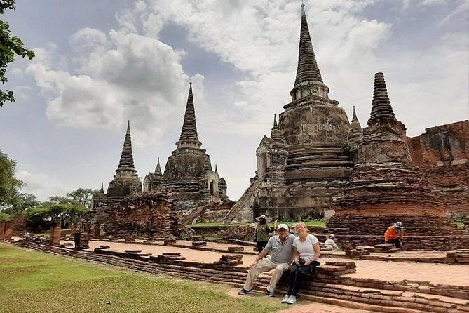 Full-Day Private Ayutthaya and Bang Pa-In Summer Palace from Bangkok - Stop 1 in Bangkok: Your Day Begins With Pickup and a Guide