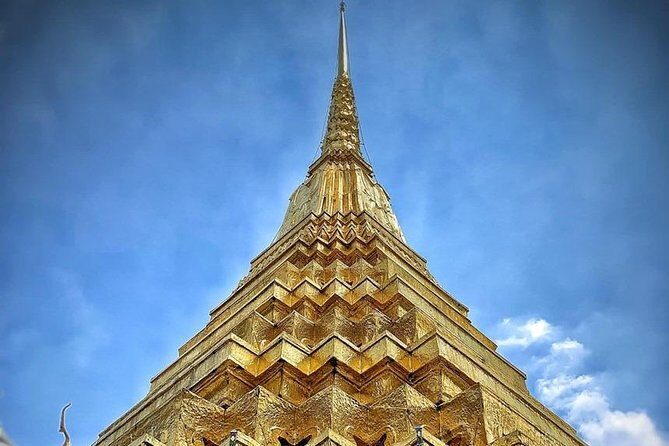Grand Palace , Thai dance & Fun street walk in Bangkok - Sala Chalermkrung Thai dance on weekdays: timing and what to expect