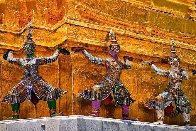 Grand Palace , Thai dance & Fun street walk in Bangkok - Price of $112.44: when it feels fair and when to double-check