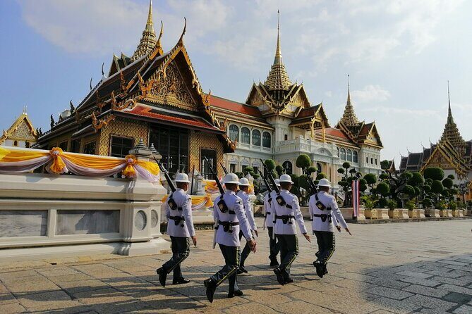 Grand Palace, Wat Phra Kaew, Wat Pho and Wat Arun Walking Tour From Bangkok - Stop 2: Wat Phra Kaew and the Emerald Buddha (Sacred Focus, Not Just Photos)
