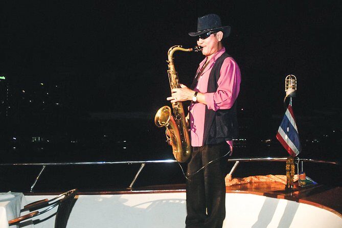 Grand Pearl Dinner Cruise: Dining & Live Performances - Live entertainment onboard: the show experience, explained