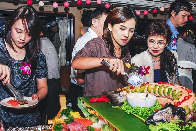 Grand Pearl Dinner Cruise: Dining & Live Performances - Getting the best experience: timing, deck choice, and comfort